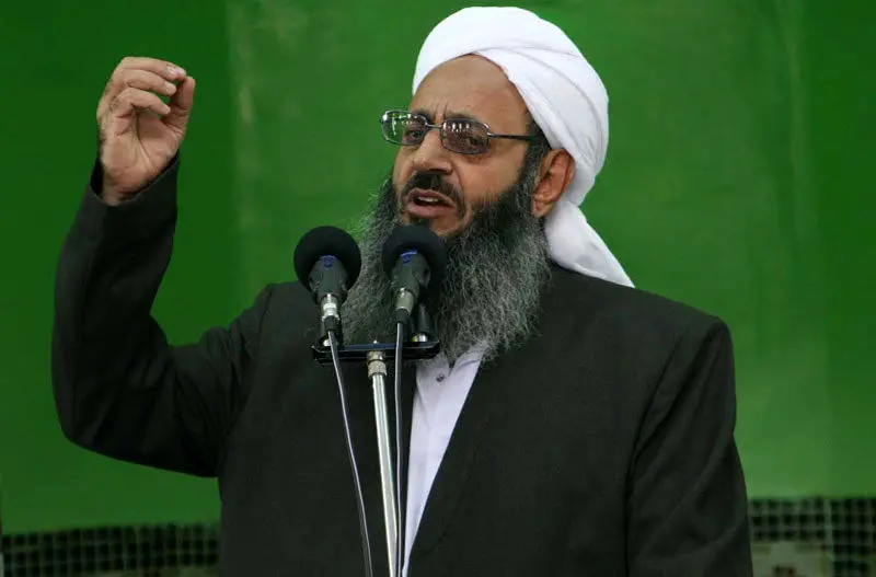 مولوی عبدالحمید: زندانیان سیاسی را آزاد کنید
