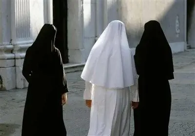 اختلاس ۵۰۰ هزار دلاری راهبه‌های قمارباز!