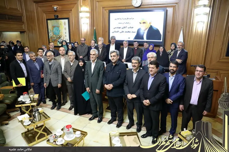 کنایه شهردارِ رفته به شهردارِ نیامده!
