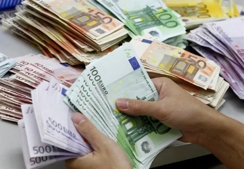 کاهش قیمت ارز مسافرتی
