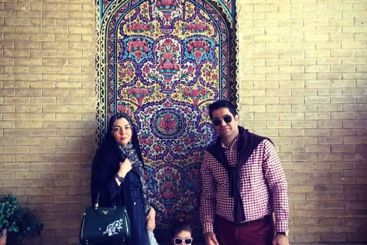 (تصویر) آزاده نامداری به همراه همسر و دخترش در شیراز