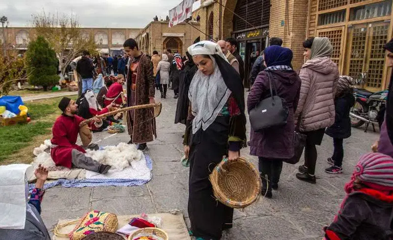 (تصاویر) بازسازی اصفهان کهن در میدان نقش جهان