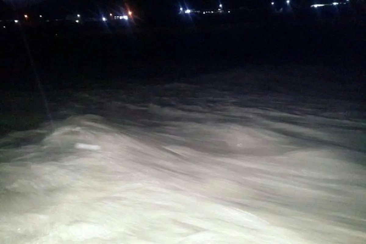 مسکن مهر پلدختر در محاصره سیلاب