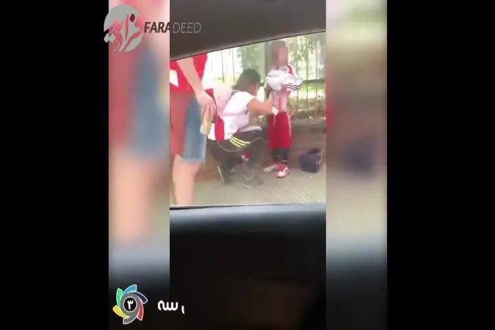 (ویدیو) جاساز کردن مواد منفجره زیر لباس دختر بچه توسط مادر!