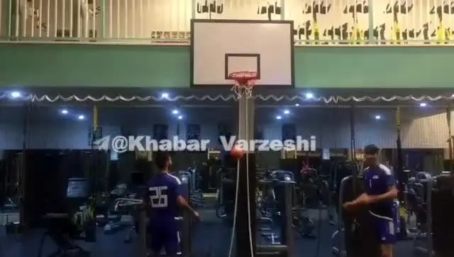(ویدیو) چالش بیرانوند و احمد نوراللهی با سبد بسکتبال