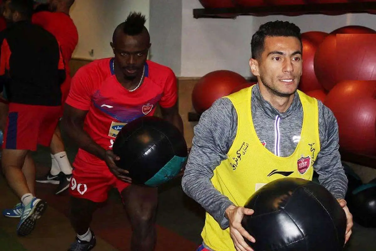 (تصویر) مدافع پیکان در تمرین پرسپولیس