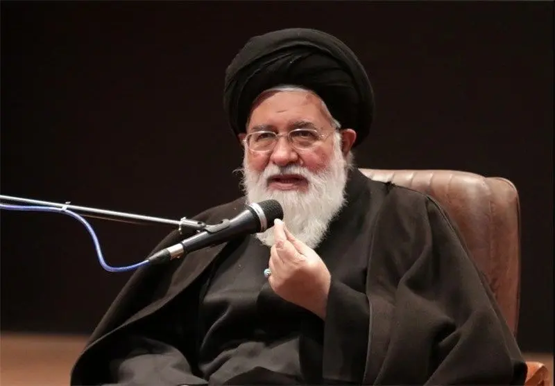 علم الهدی: به دشمن اتوبان چهار بانده داده‌اید