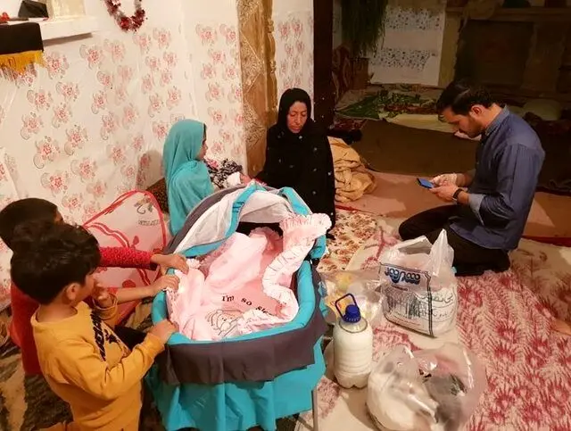 زنی که با دخترش از افغانستان گریخت