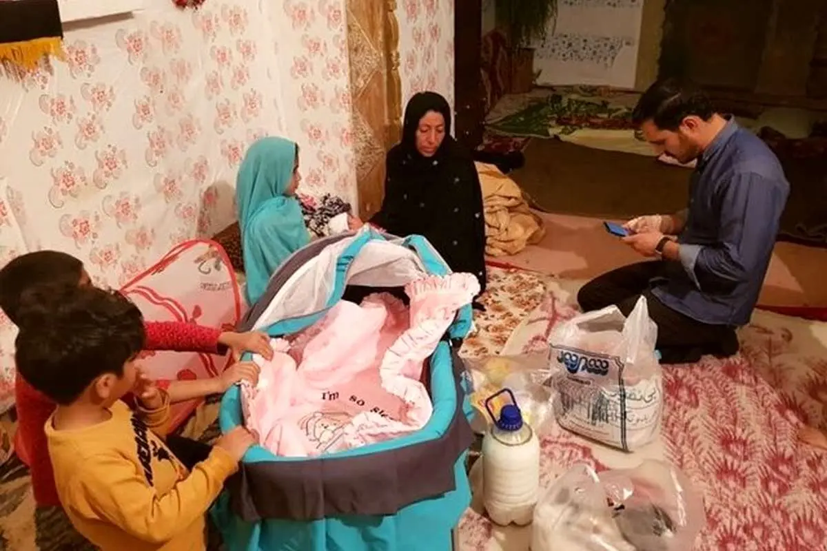 زنی که با دخترش از افغانستان گریخت