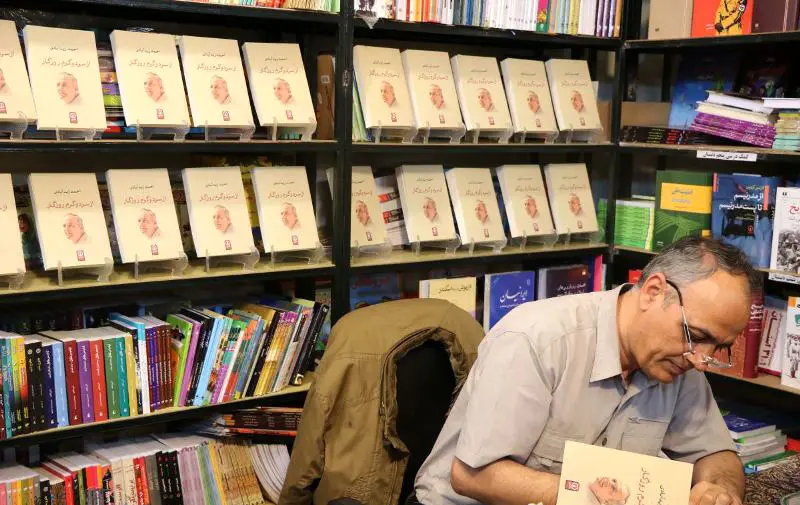 احمد زیدآبادی از کتاب‌هایش گفت: هیچ سانسوری در کار نبود