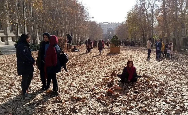 تصاویری پاییزی از میدان مشق تهران