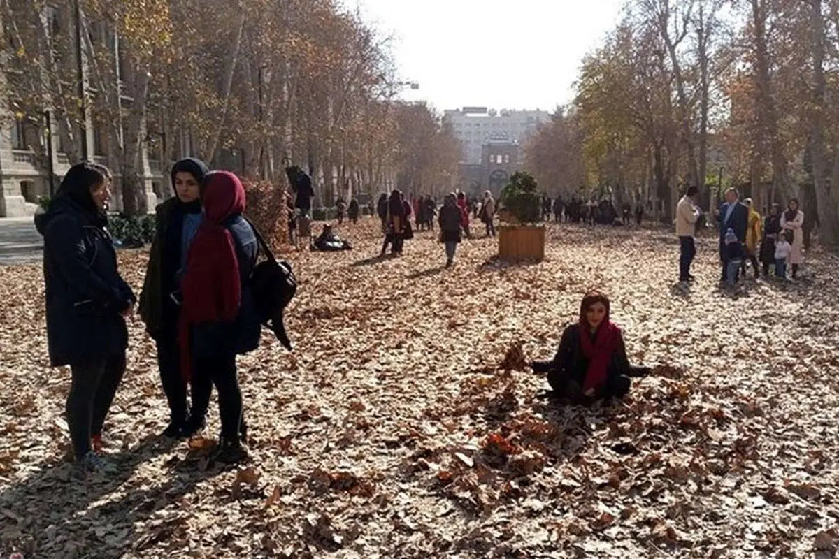 تصاویری پاییزی از میدان مشق تهران