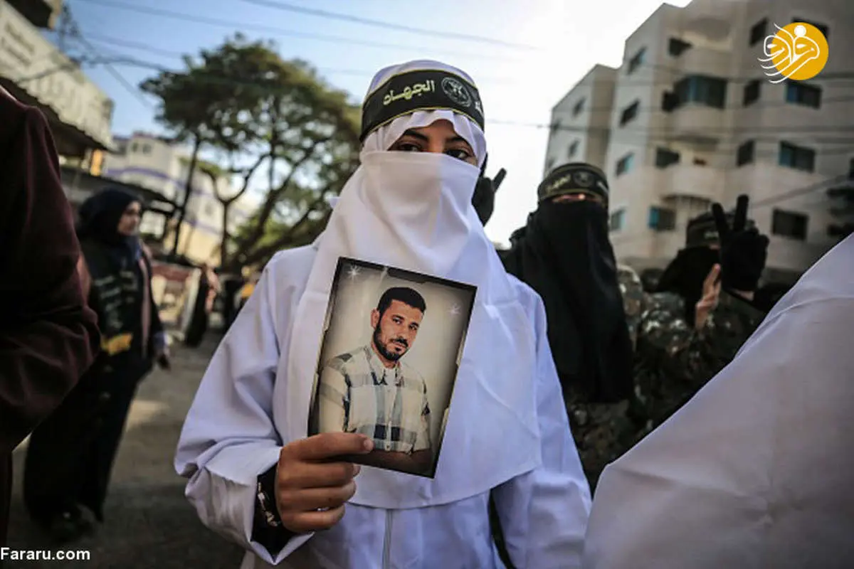 (تصاویر) کفن پوشی زنان فلسطینی در نوار غزه