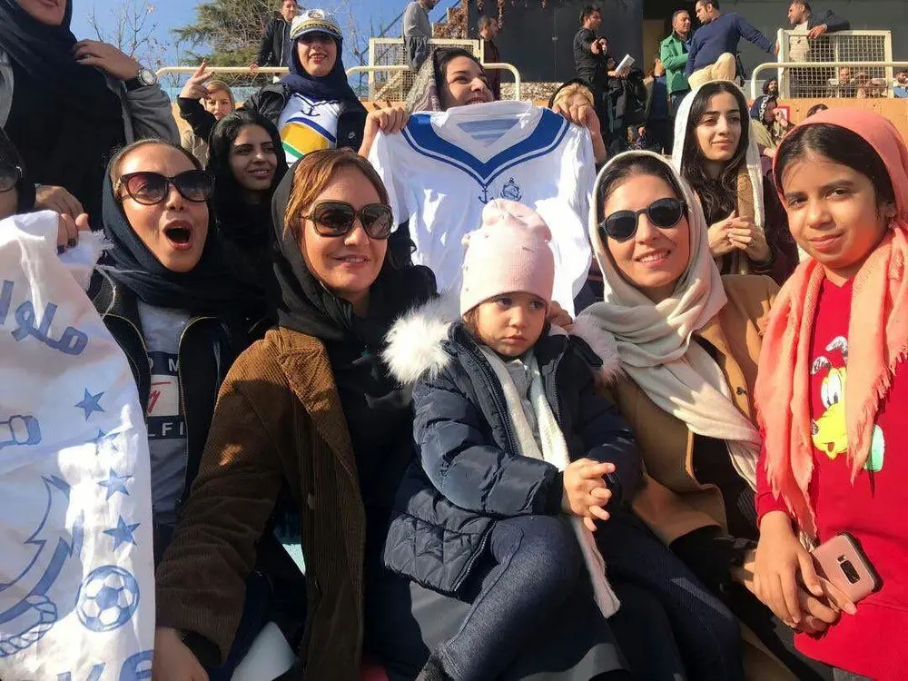 (تصاویر) مهناز افشار تماشاگر ویژه لیگ فوتبال زنان