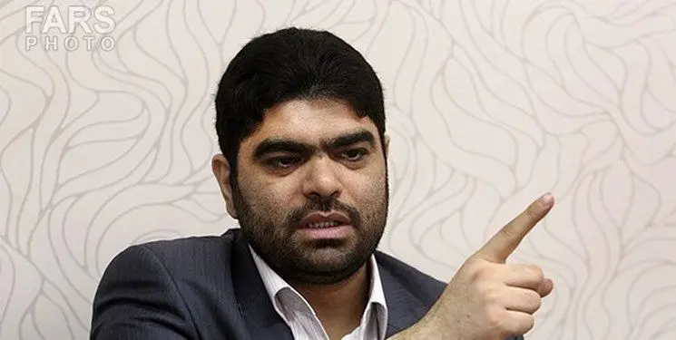 مجری برنامه «پیک بامدادی» رادیو برکنار شد