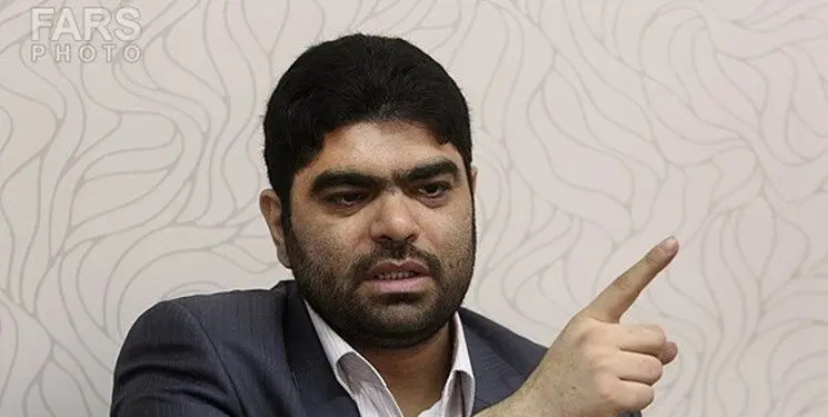 مجری برنامه «پیک بامدادی» رادیو برکنار شد