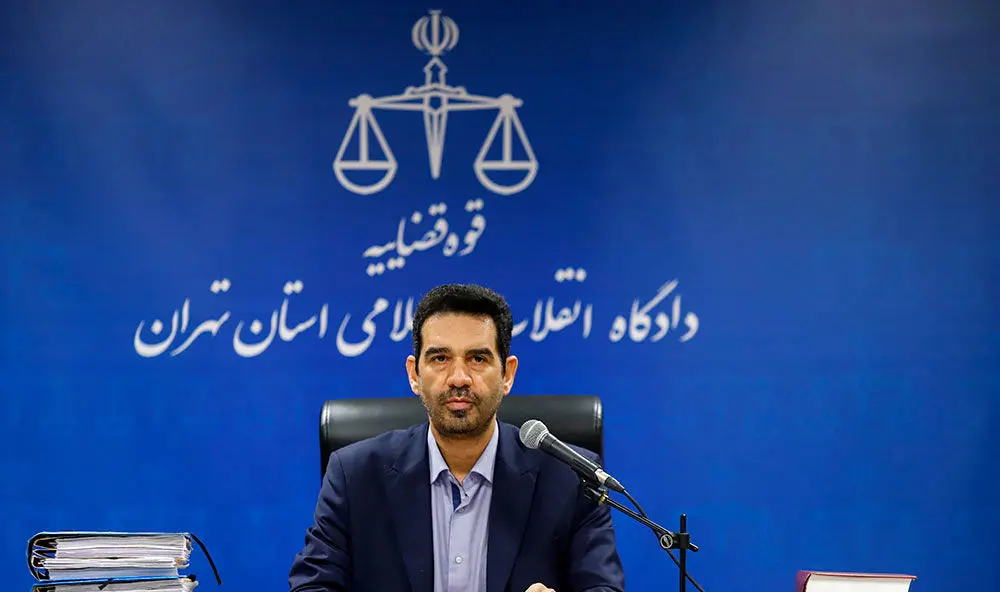 (تصاویر) دادگاه سه متهم پرونده بانک سرمایه