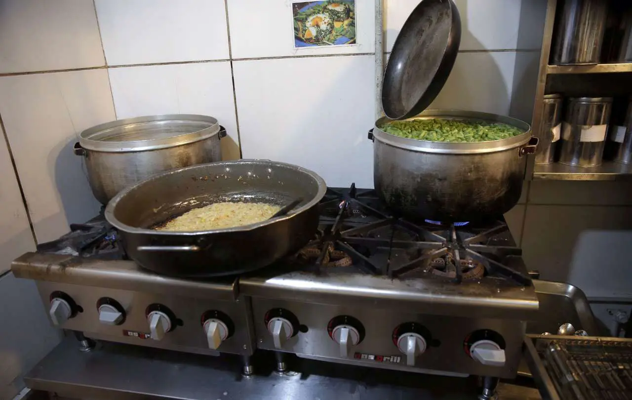 (تصاویر) گوشت‌های یخی در رستوران لوکس/ سه پرس کباب ۷۴۴ هزار تومان!