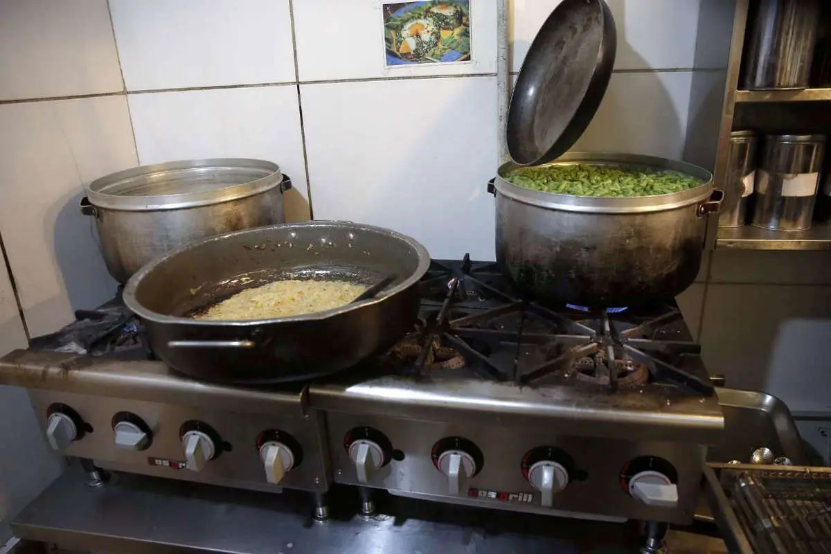 (تصاویر) گوشت‌های یخی در رستوران لوکس/ سه پرس کباب ۷۴۴ هزار تومان!