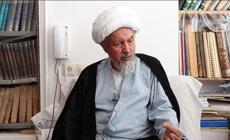 آیت‌الله مؤمن در کما نیست‌