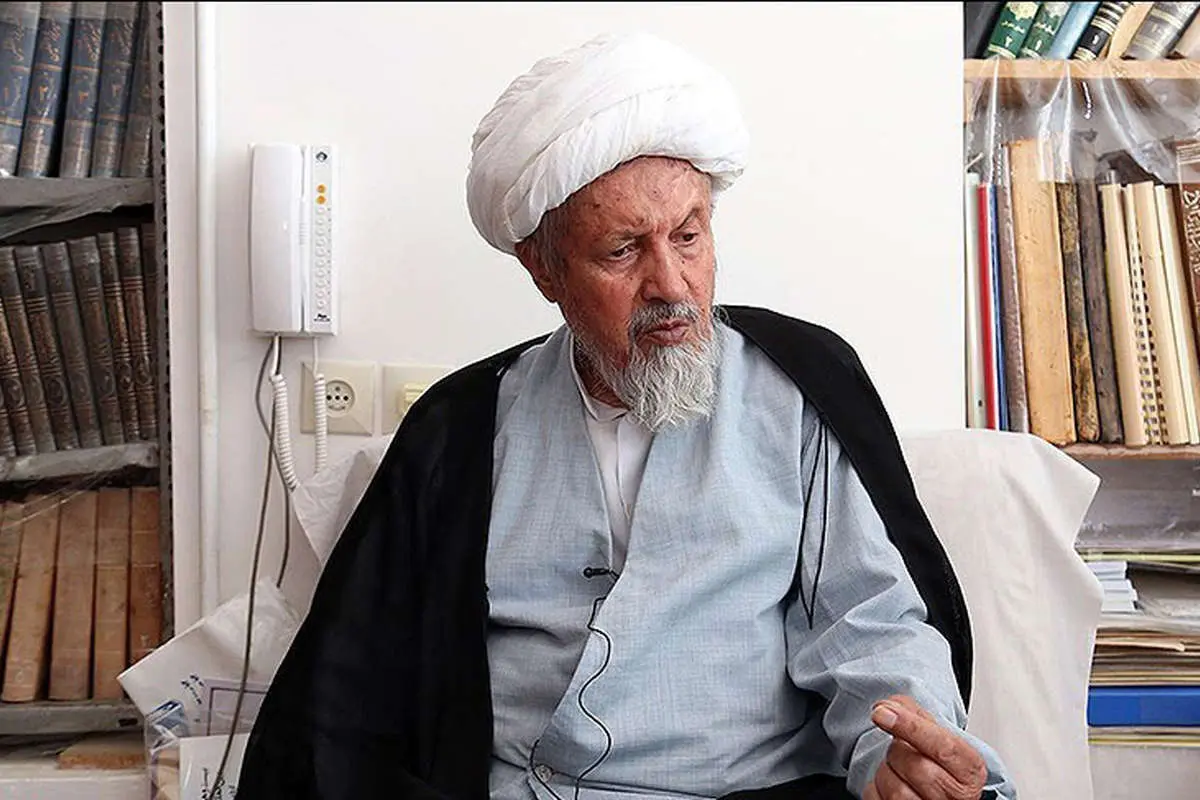 آیتالله مؤمن در کما نیست