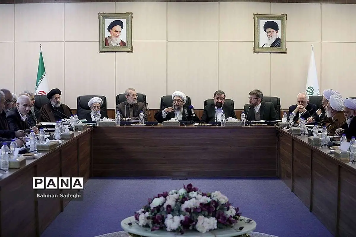 (تصاویر) جایگاه رئیسی در نشست مجمع خبرساز شد