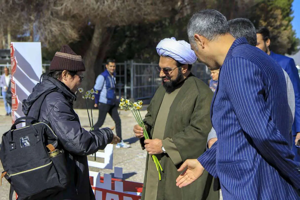(تصاویر) بازدید هیئت فرهنگی چین از تخت جمشید