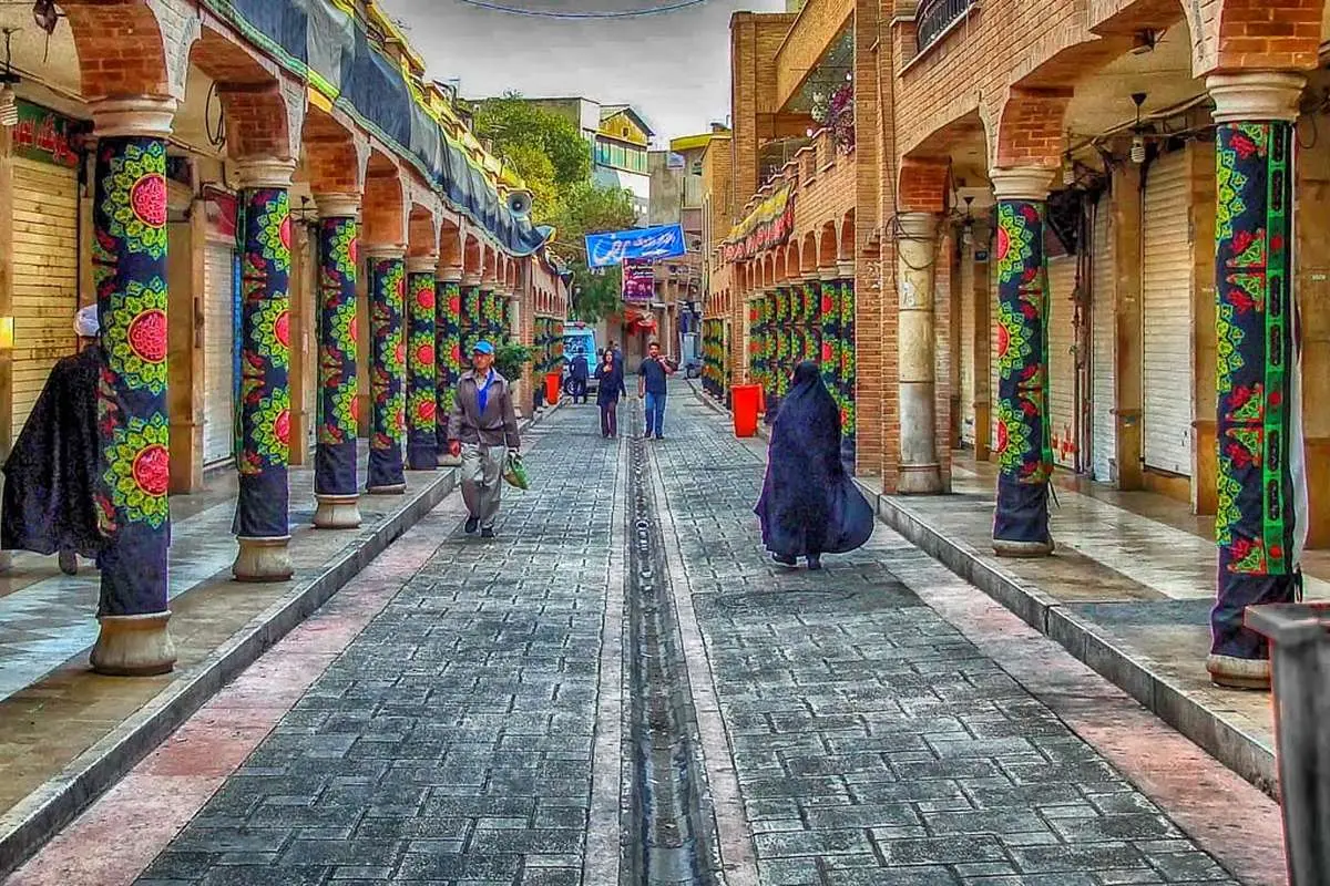 کوچ بزرگ زنانه از کوچه مروی به مترو!