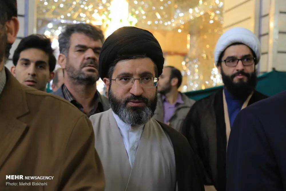 (تصویر) حضور فرزند رهبر انقلاب در تشییع آیت‌الله هاشمی‌شاهرودی