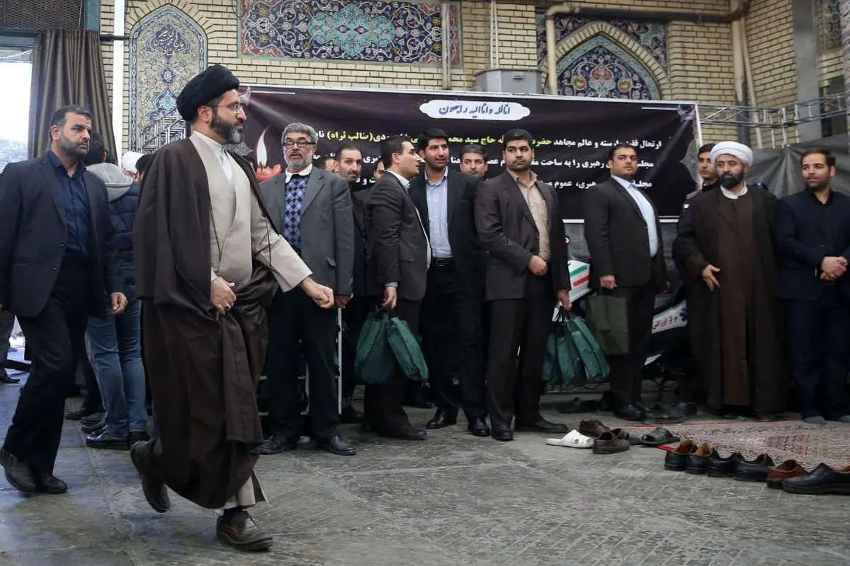 (تصاویر) فرزند رهبر انقلاب در ختم آیتالله هاشمی شاهرودی