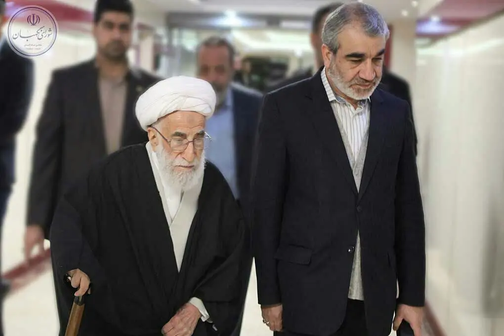 عیادت آیت‌الله جنتی از آیت‌الله مومن
