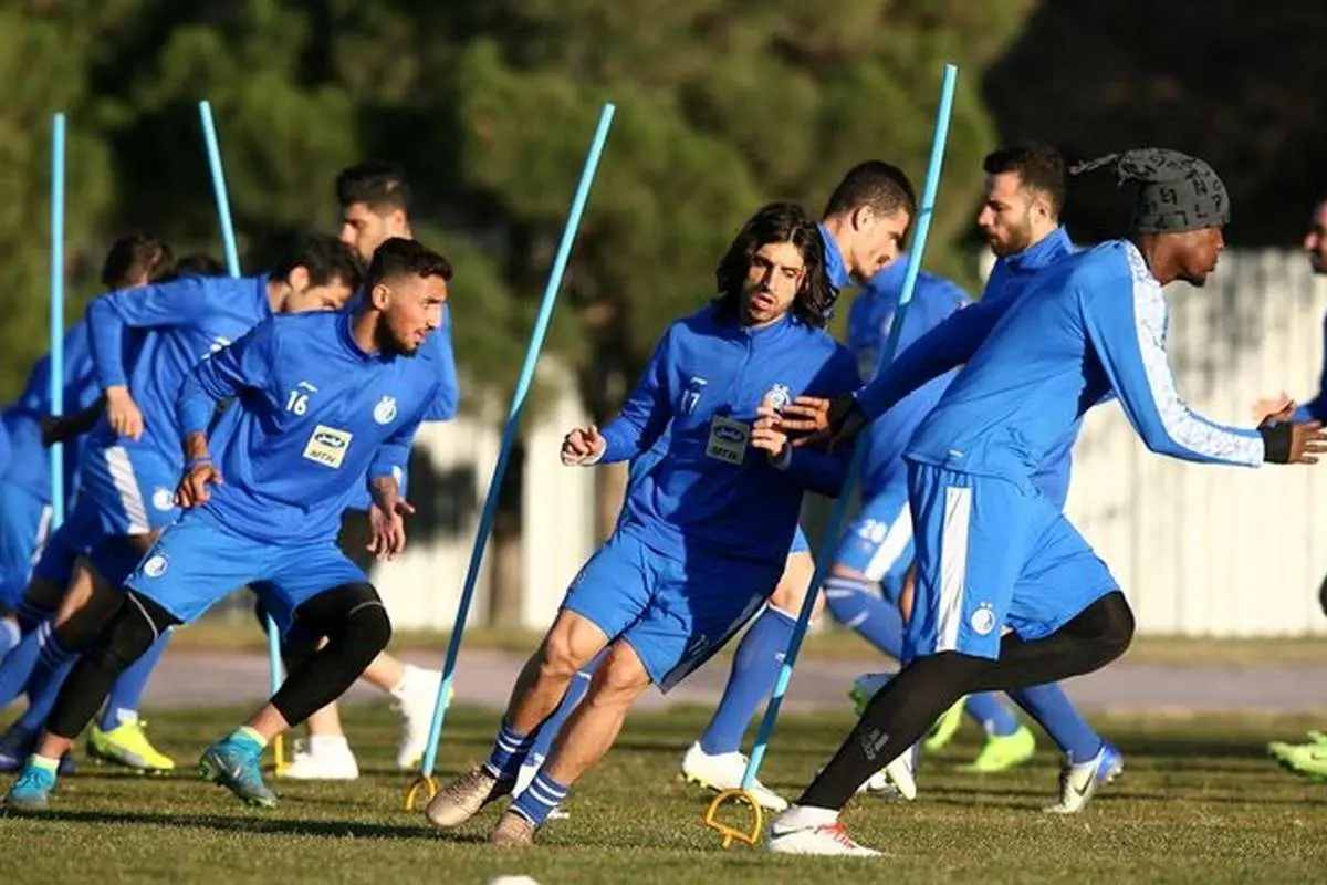 استقلال در آستانه بحران؟