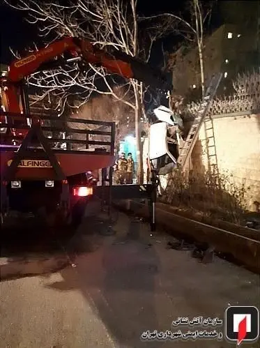(تصاویر) پرواز پراید به روی دیوار!