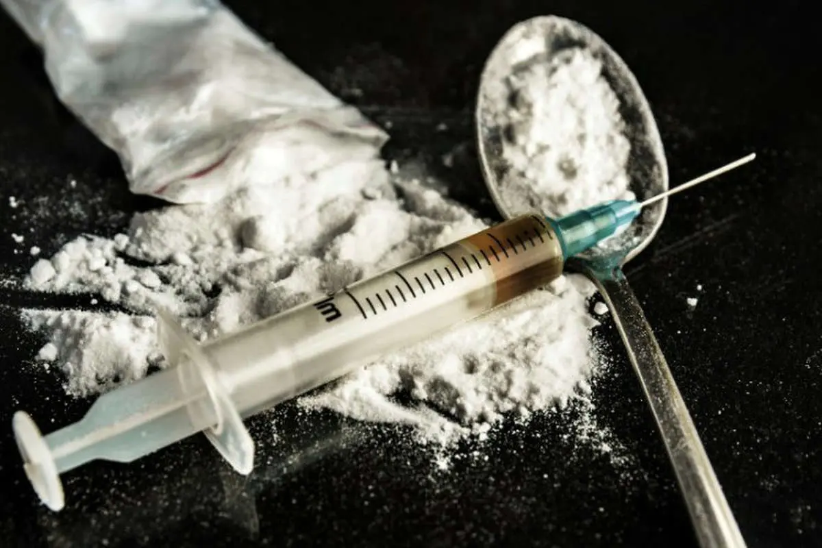 قتل با آمپول هروئین و زدن اثر انگشت مقتول پای قولنامه فروش خودرو!