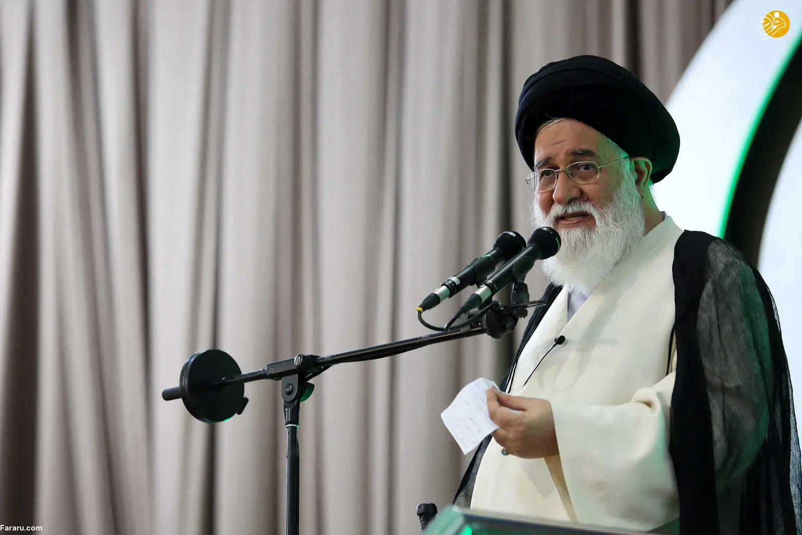 انتقاد تند علم‌الهدی از سخنان روحانی: می‌خواهید به دشمن چراغ سبز نشان دهید؟