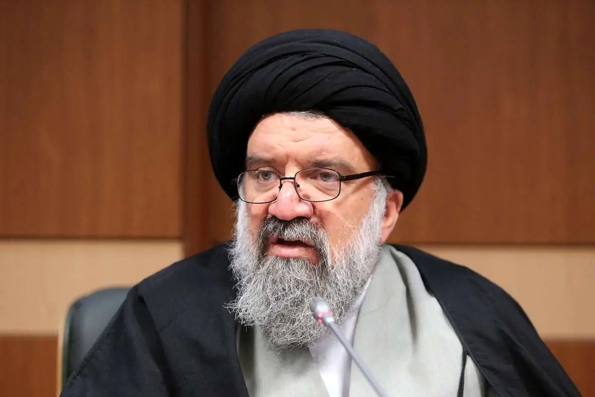 احمد خاتمی: مطلقا فردی برای آینده نظام معرفی نشده است