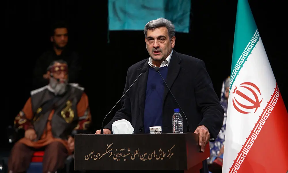 (تصاویر) حناچی در نمایش «رستم و سهراب» معلولین کهریزک