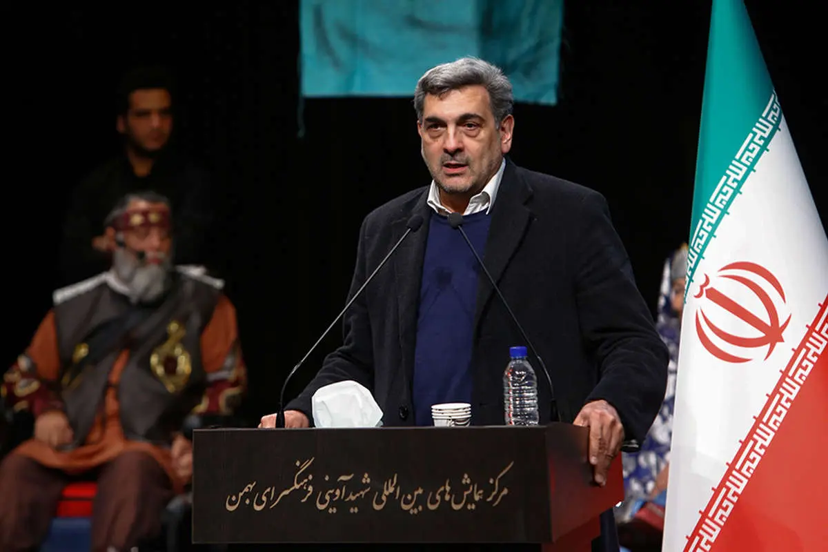 (تصاویر) حناچی در نمایش «رستم و سهراب» معلولین کهریزک