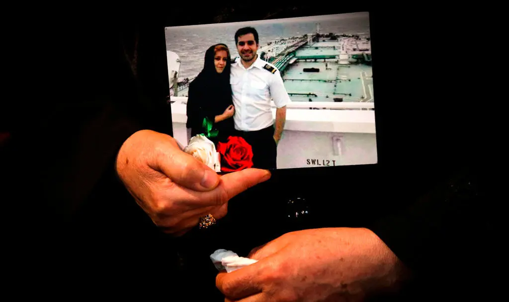 ماجرای تماس‌های مشکوک؛ آیا "خدمه کشتی سانچی" زنده هستند؟