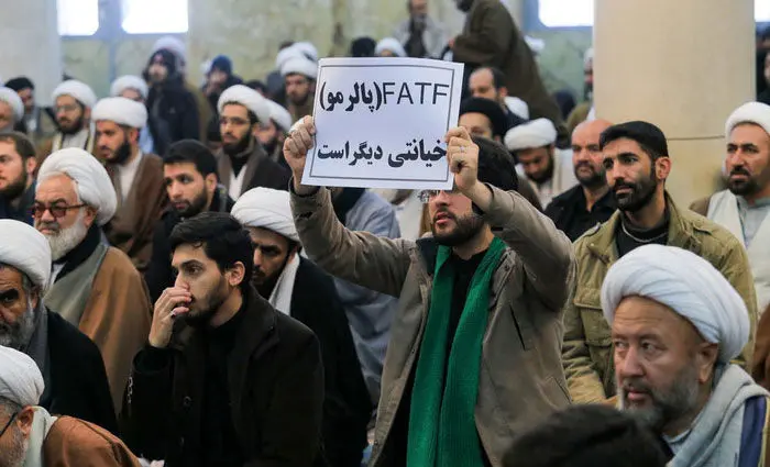 بازگشت "گروه فشار"