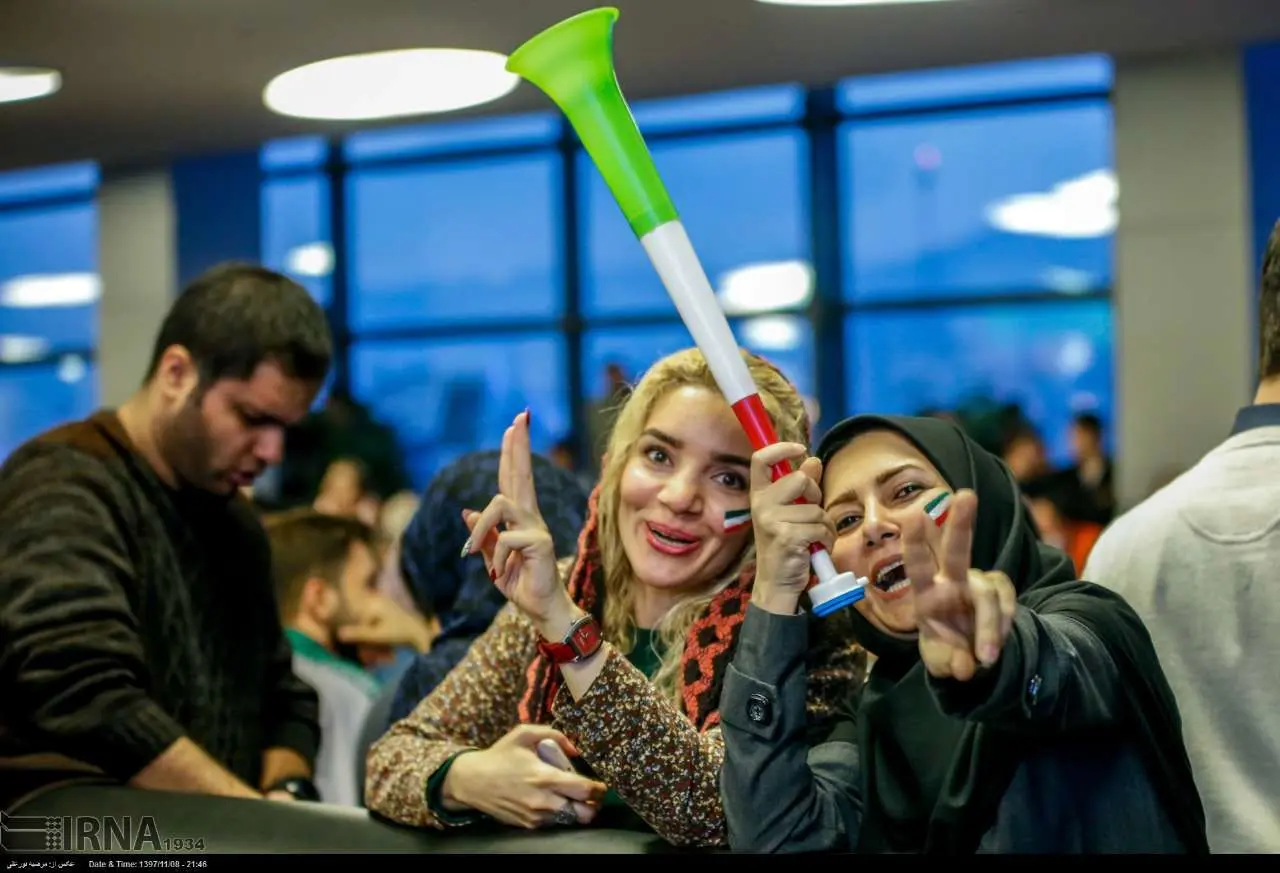 (تصاویر) آه و افسوس تماشاگران بازی ایران و ژاپن در پردیس چارسو