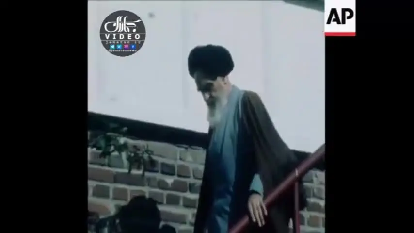 ویدیویی کمتر دیده شده از امام در نوفل لوشاتو