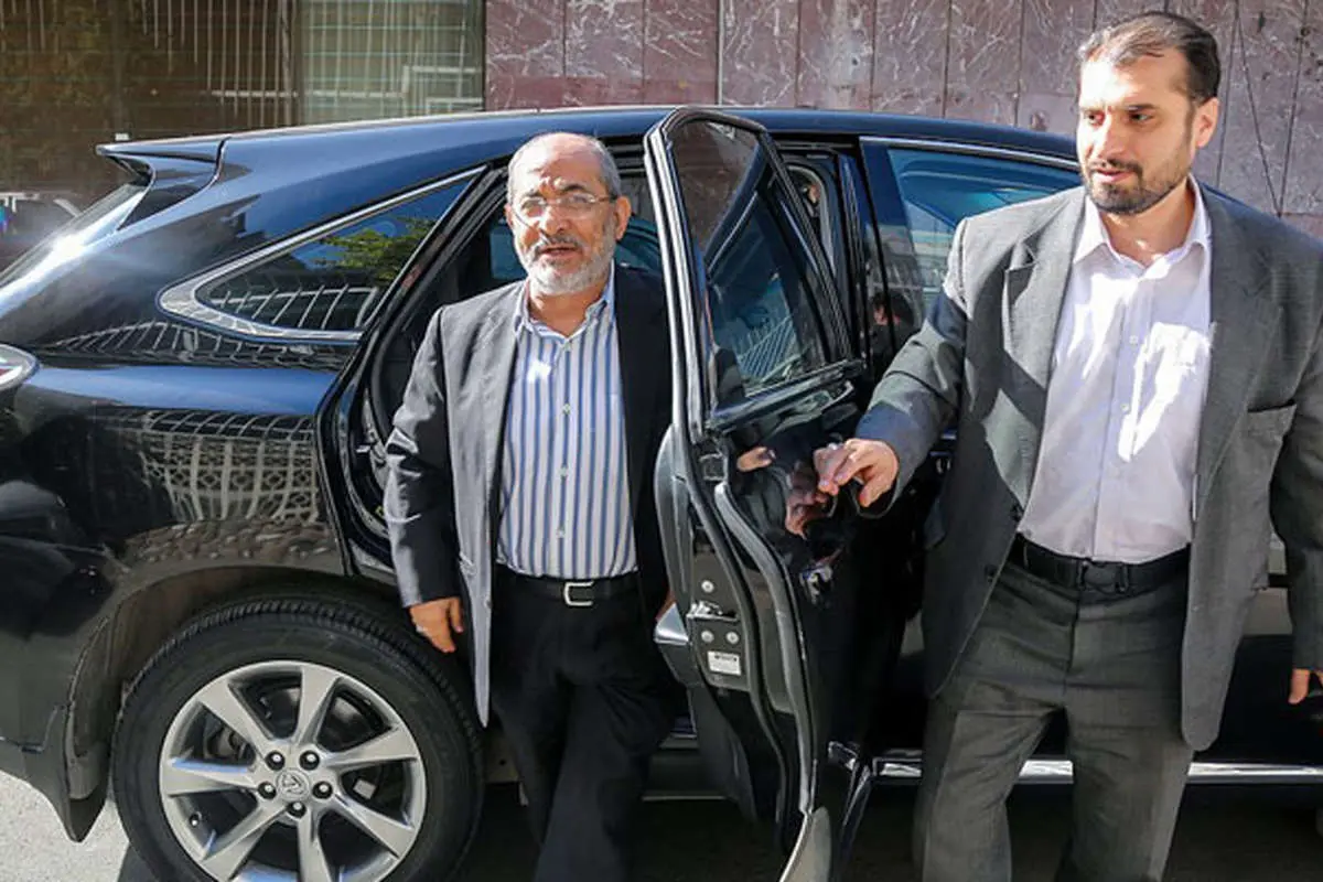 جنجال دفاع رفیقدوست از سعیدیکیا؛ حمله به "سرمایهداری ریشدار"