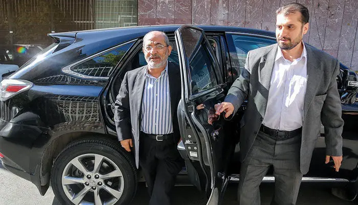 جنجال دفاع رفیق‌دوست از سعیدی‌کیا؛ حمله به "سرمایه‌داری ریش‌دار"