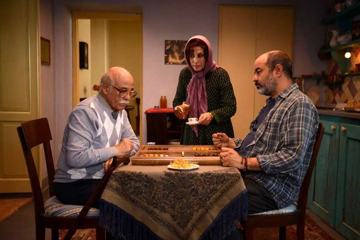 (تصاویر) متن و حاشیه اکران فیلم «بنفشه آفریقایی»
