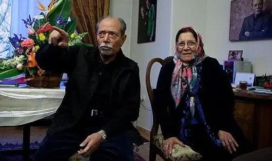 علی نصیریان به سوگ همسرش نشست