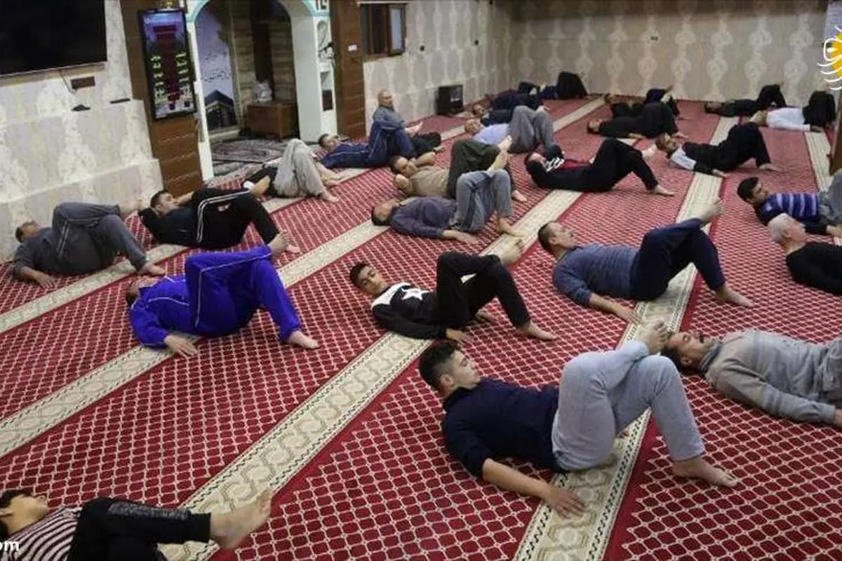 (تصاویر) ورزش در مسجد پس از نماز صبح