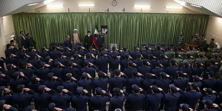 توضیح علم‌الهدی درباره عکس جنجالی با افسران نیروی هوایی