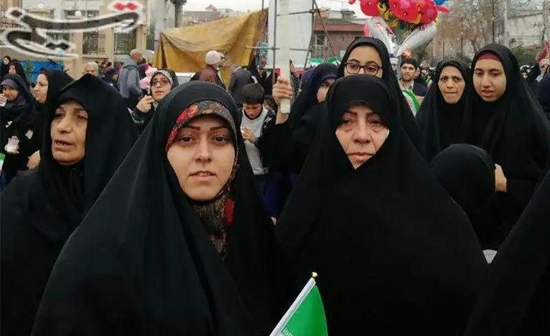 (تصویر) خانواده "مسیح علی‌نژاد" در راهپیمایی ۲۲ بهمن