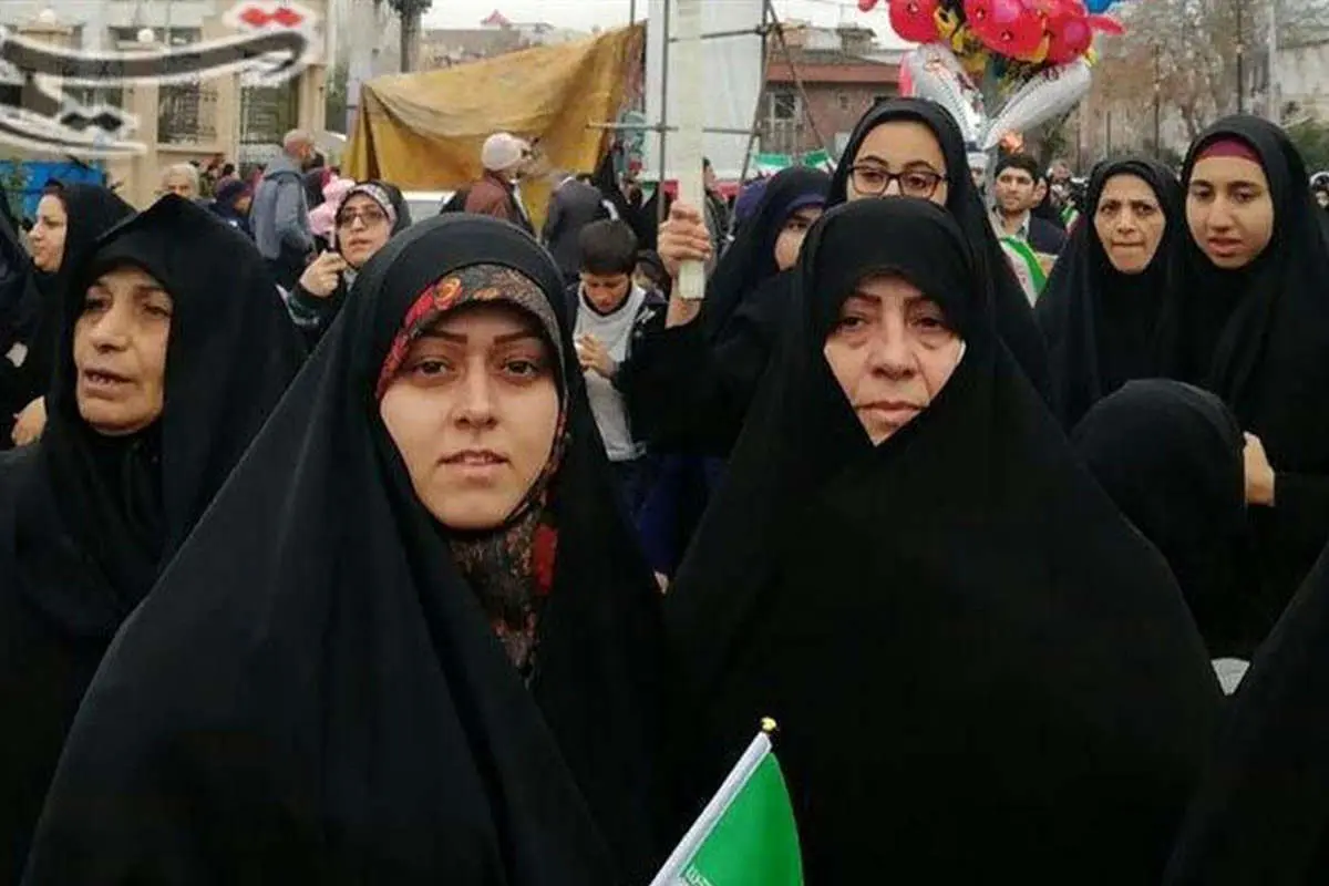 (تصویر) خانواده "مسیح علینژاد" در راهپیمایی ۲۲ بهمن